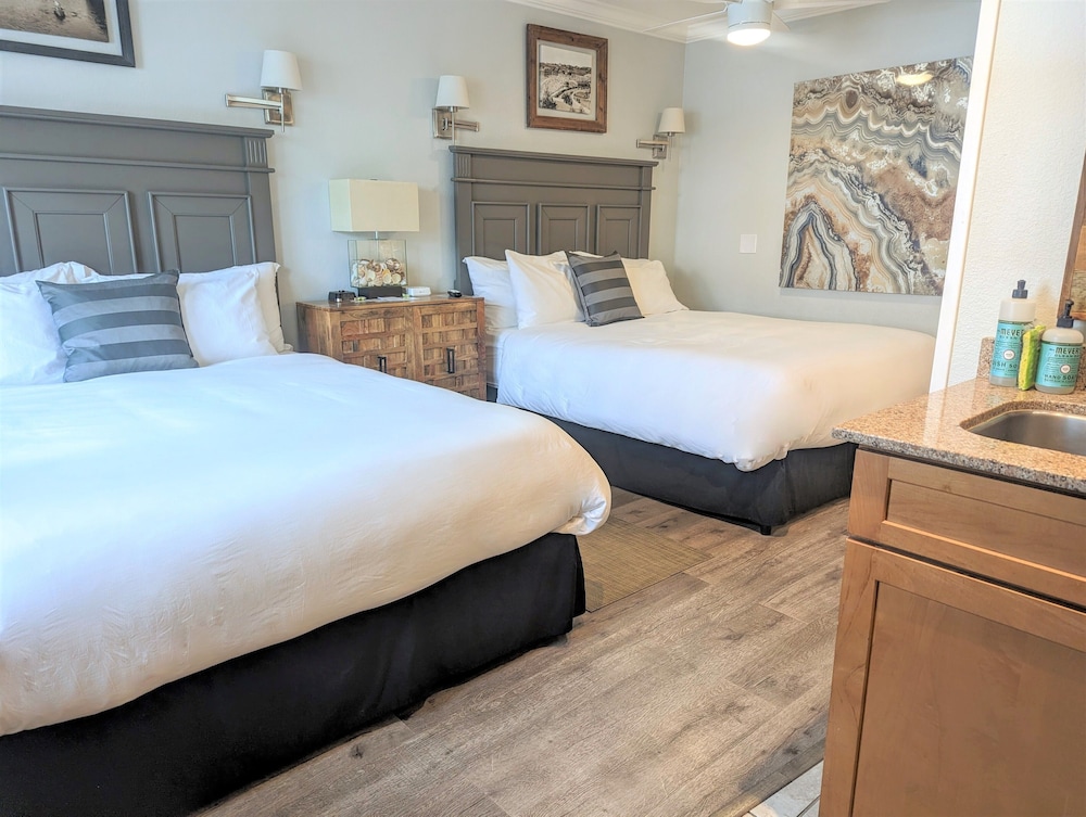 Capitola Hotel - photo 28