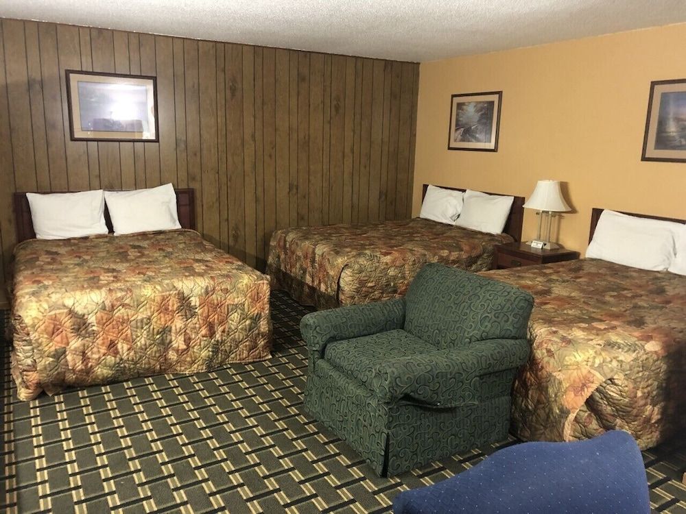 Big 12 Motel Broken Bow NE - photo 3