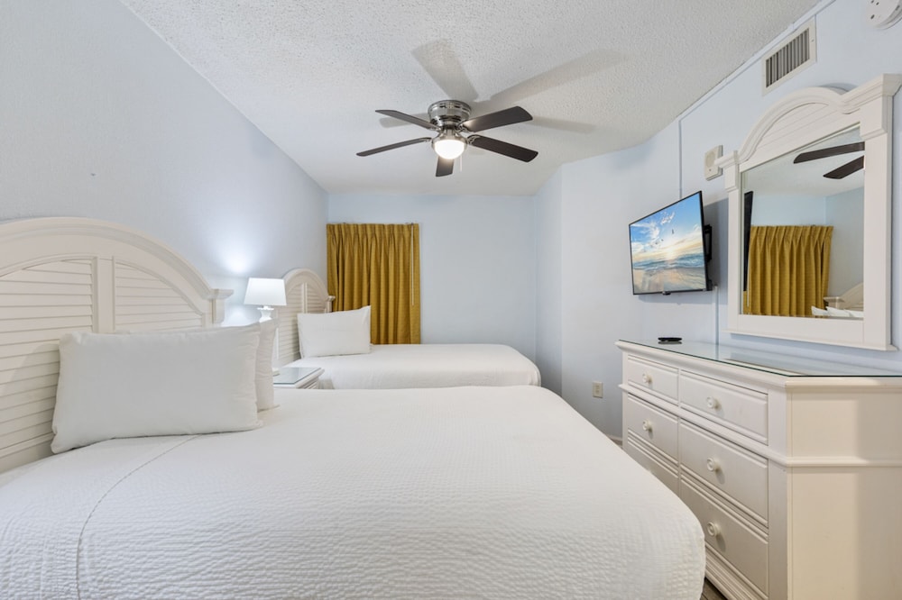 Hosteeva Breathtaking Oceanfront Views w Pool Atlantica Towers Condo - photo 4