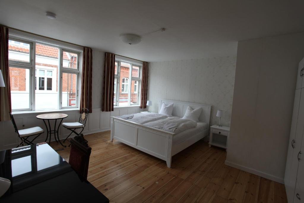 Sleep & Coffee Apartments — 4-Star Luxury Hotel in Praesto, Denmark