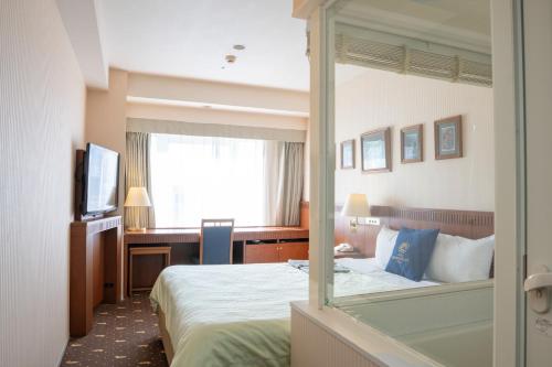 Boston Plaza Kusatsu Biwa Lake Vacation STAY 15410v in Kusatsu, Japan