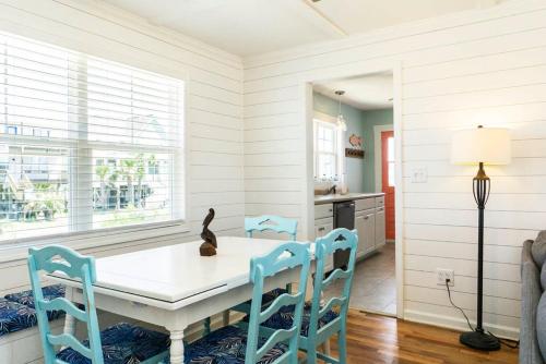 Salty But Sweet by Oak Island Accommodations - photo 38