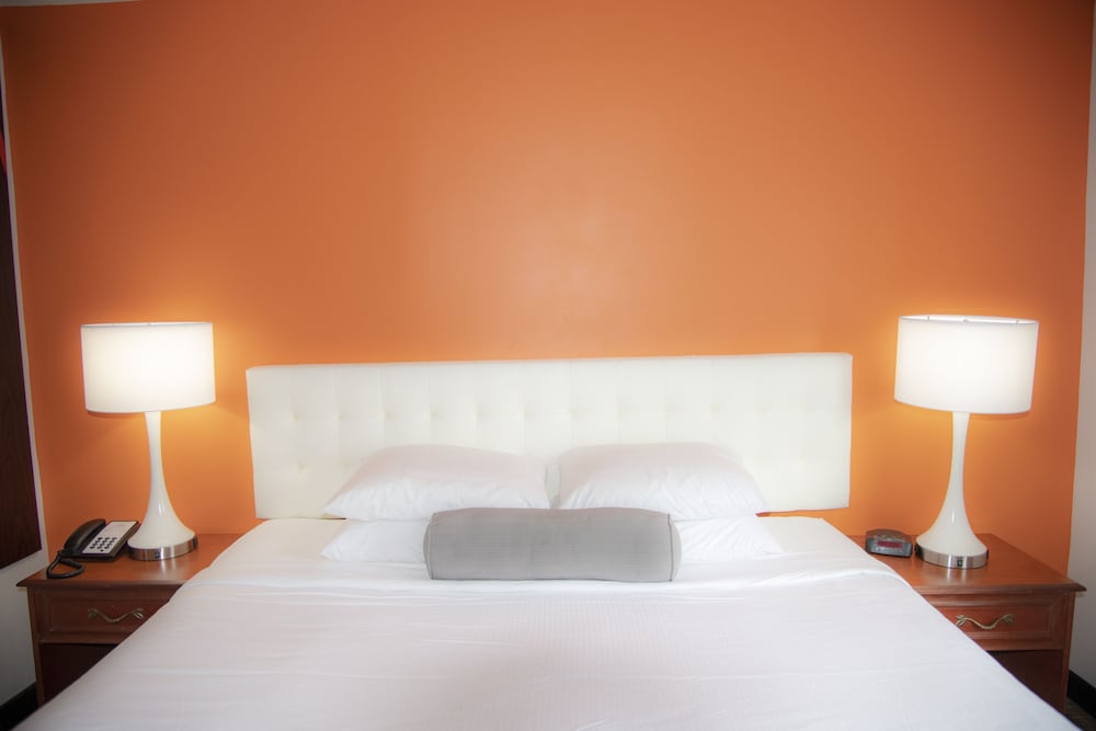 Howard Johnson Hotel & Suites by Wyndham Allentown Dorney - photo 12