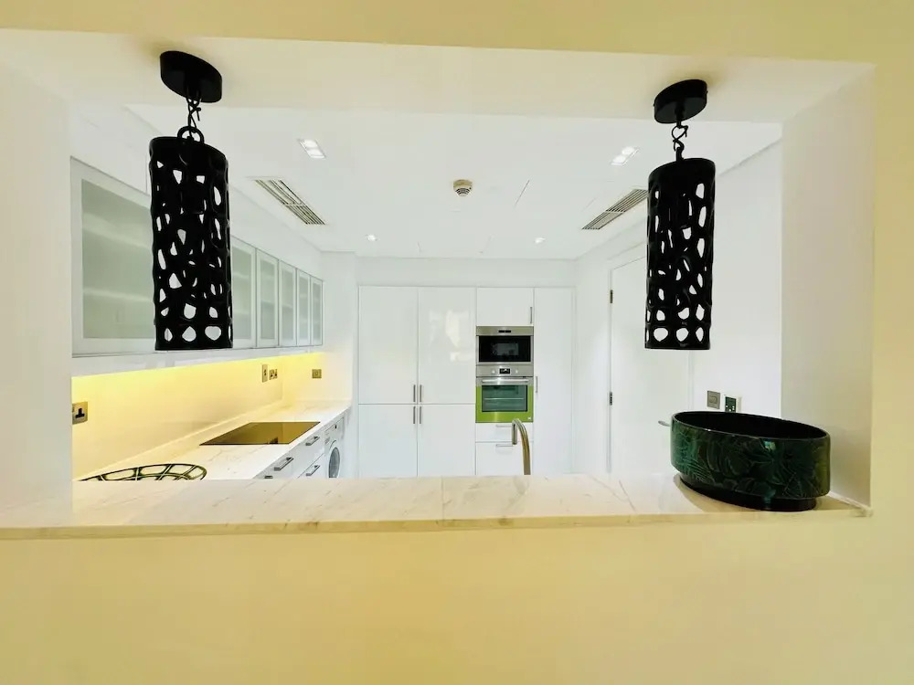 Manzil 2BR Emaar Beachfront Sea View & Beach — 4-Star Luxury Hotel in Dubai, United Arab Emirates