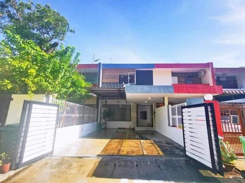 12 George town 6room terrace gurney heritage adventist hospital restaurant shopping mall in George Town, Malaysia