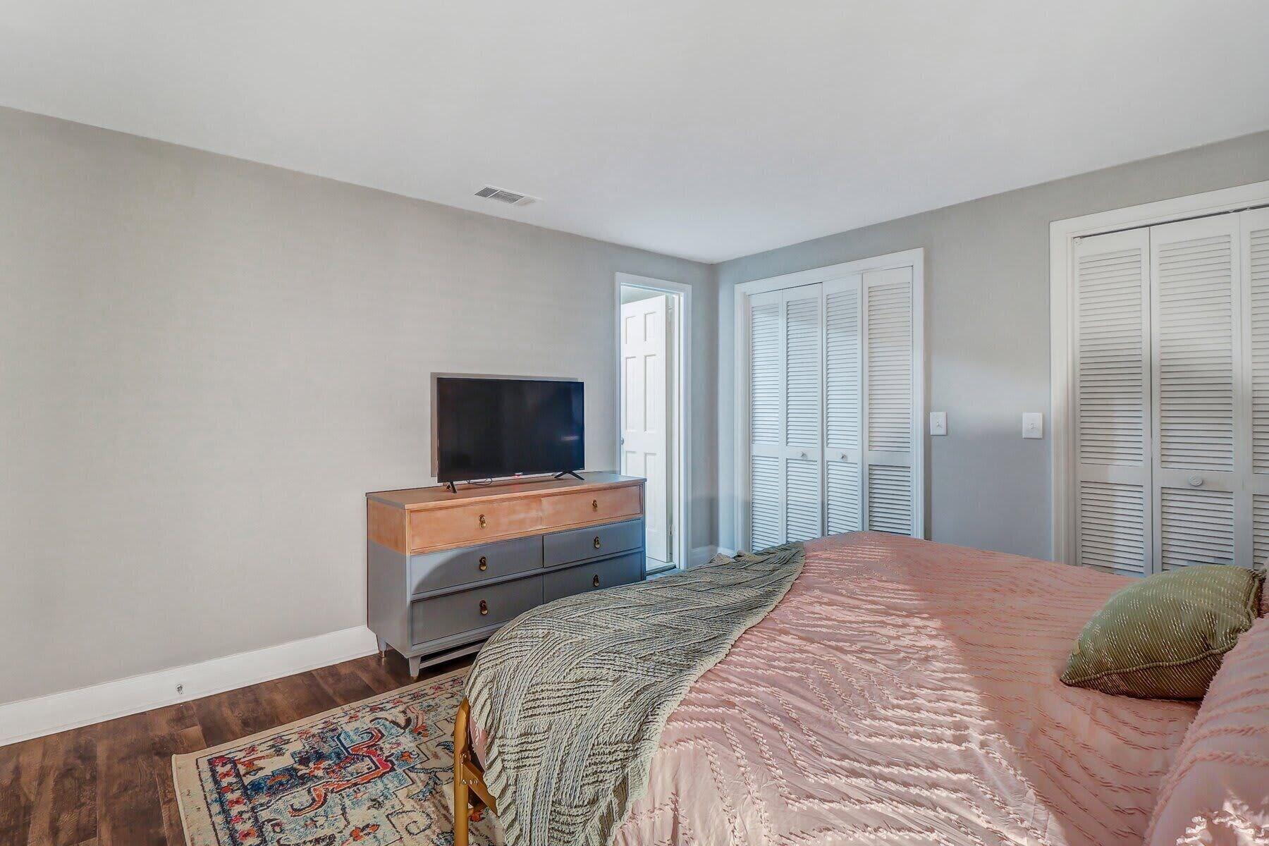 Eagle's Landing Loft Downtown Above Bull & Barrel — 4-Star Luxury Hotel in Statesboro, United States