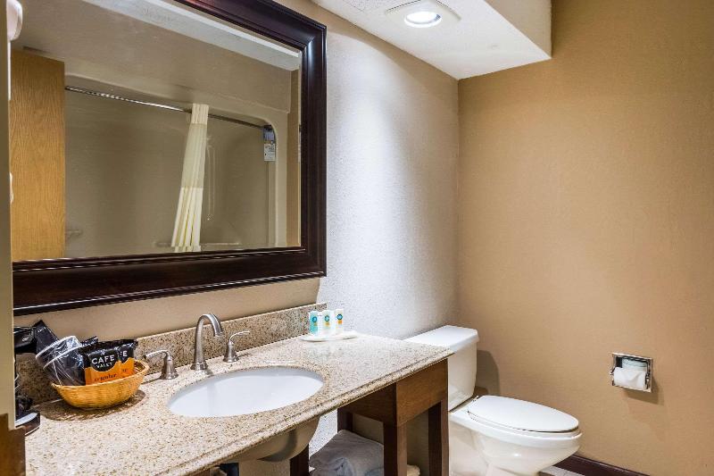 Quaint Inn &Suites - photo 20