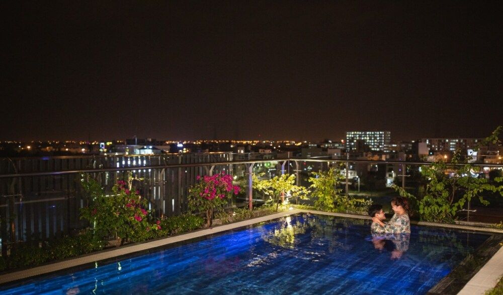 HSuites Hotel and Apartment in Ngu Hanh Son, Vietnam