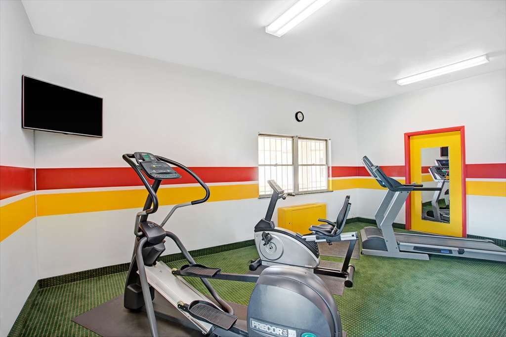 Days Inn by Wyndham Arlington Washington DC - photo 10