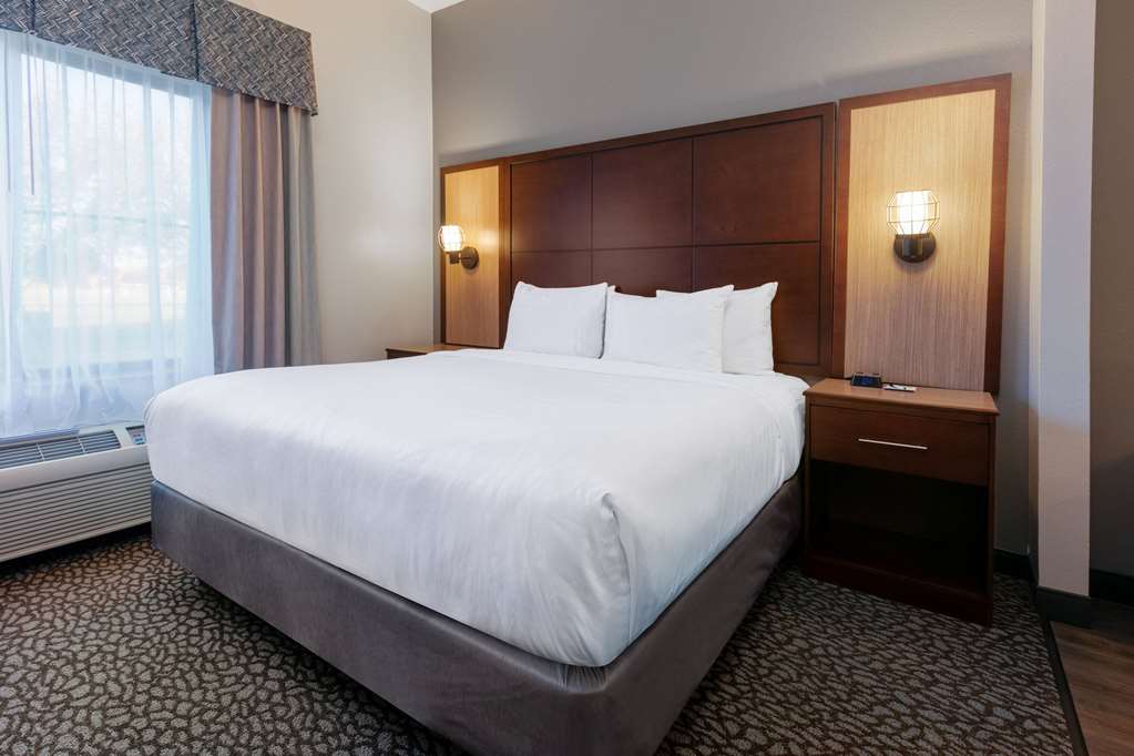Wingate by Wyndham DFW North Irving - photo 31