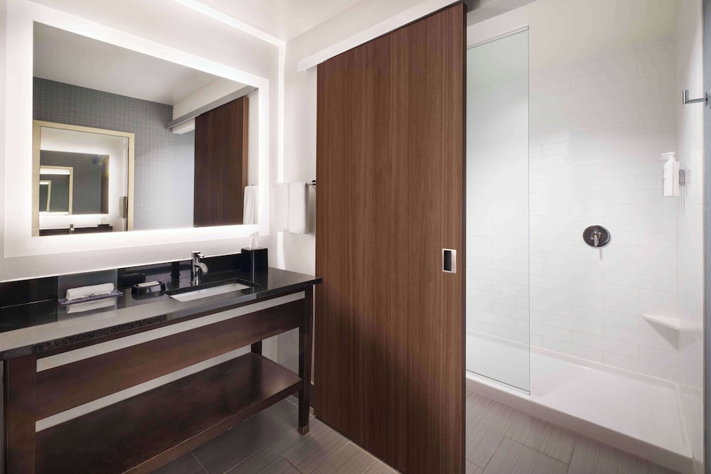 Hampton Inn & Suites Denver Downtown Convention Center - photo 31