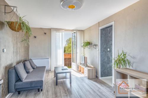 Jolie T3 50m Balcon Parking Commodites — hotel in Venissieux