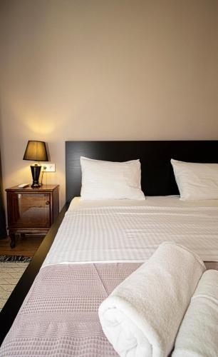 Charming 1BR Apartment with Balcony By Wehost