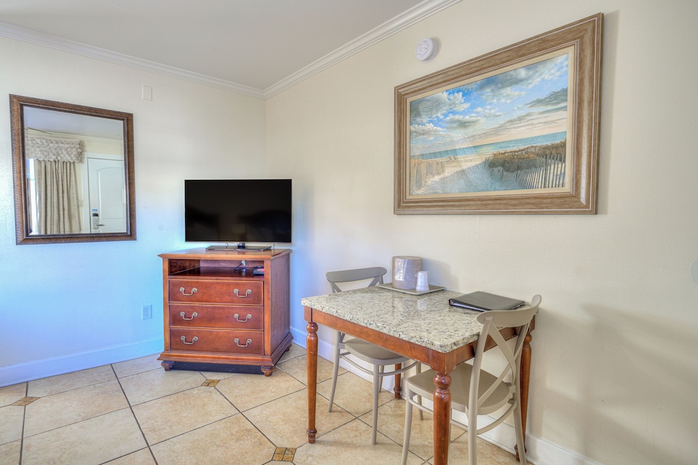 La Fiesta Ocean Inn And Suites - photo 32