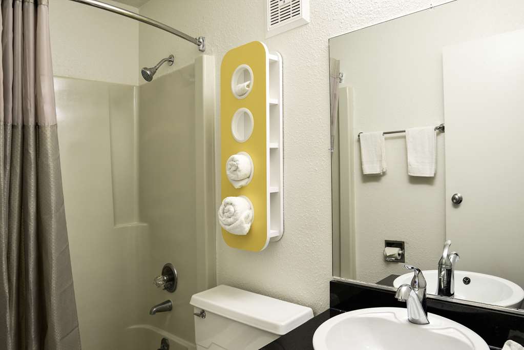 Motel 6 Toledo OH - photo 20