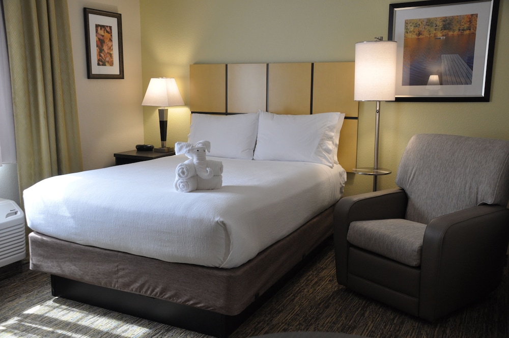 Candlewood Suites Herndon by IHG - photo 7