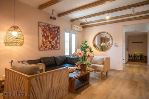 Sweet Home 4 bed home cinema central spacious — 4-Star Luxury Hotel in Hanoi, Vietnam