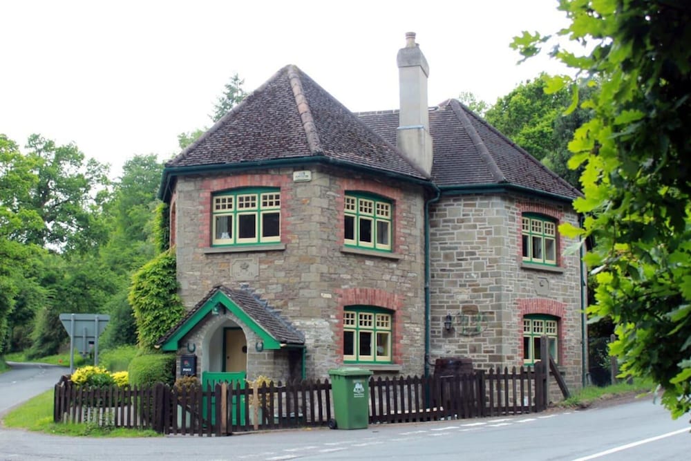 Colourful Forest Of Dean Pikehouse — Lydney
