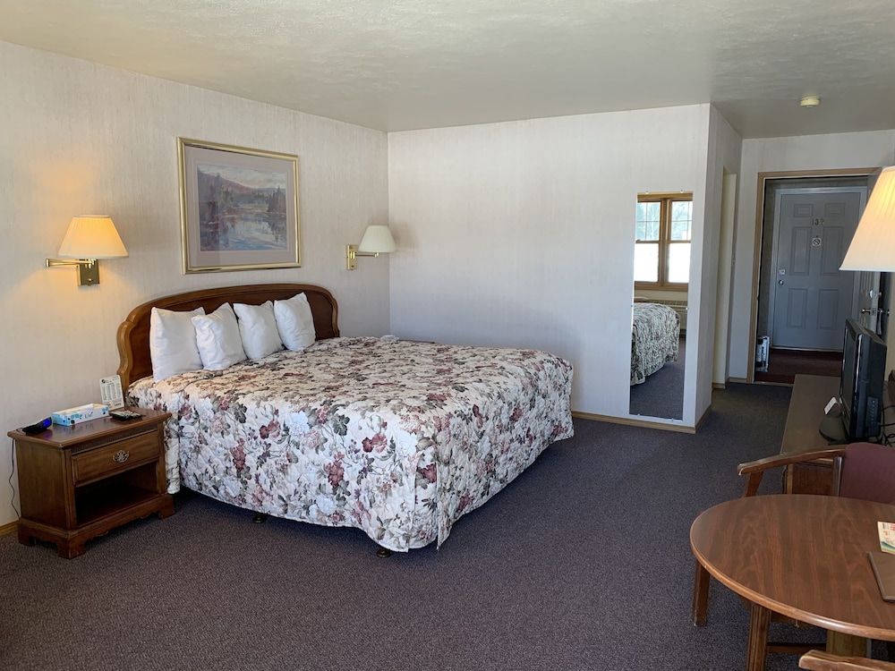 The Gunnison Inn at Dos Rios Golf Course - photo 6