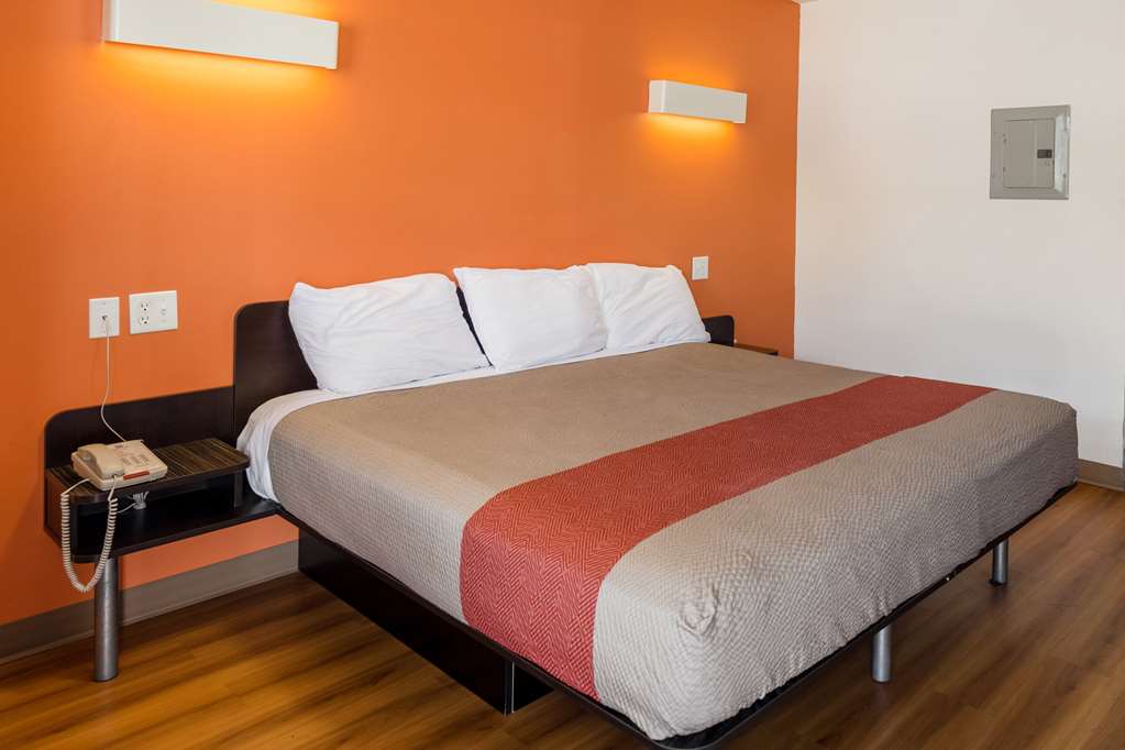 Motel 6 Greenville SC - photo 12
