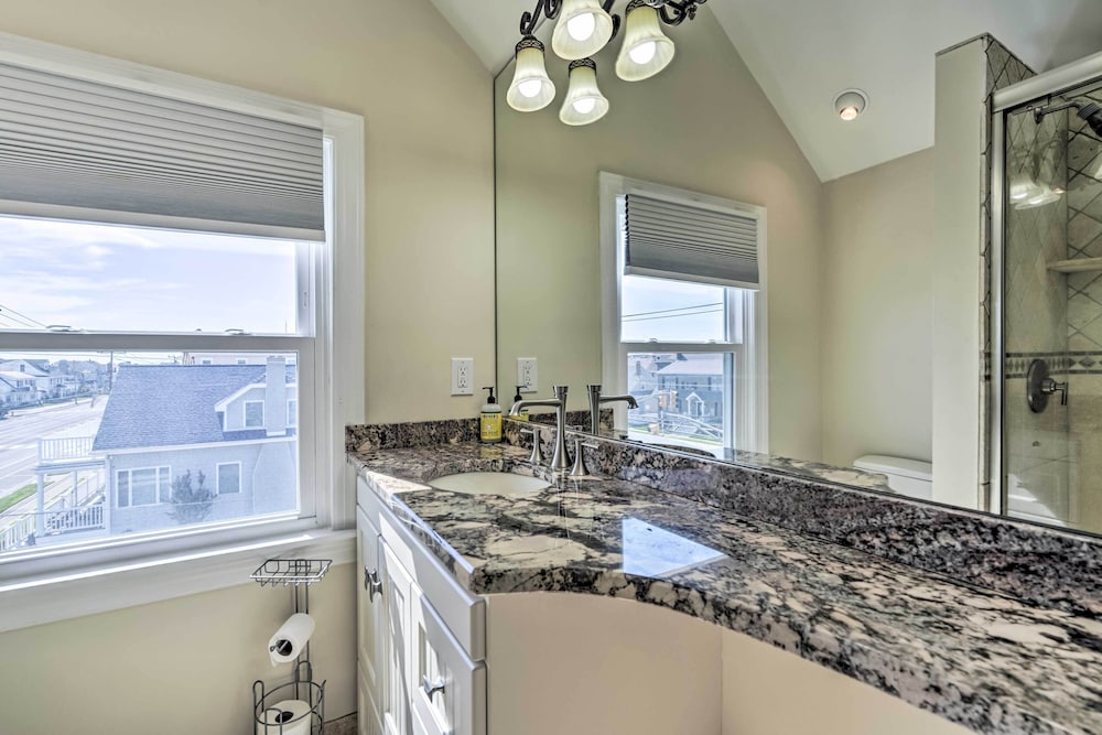 Ventnor City Retreat about 1 Block To Boardwalk in Ventnor City, United States