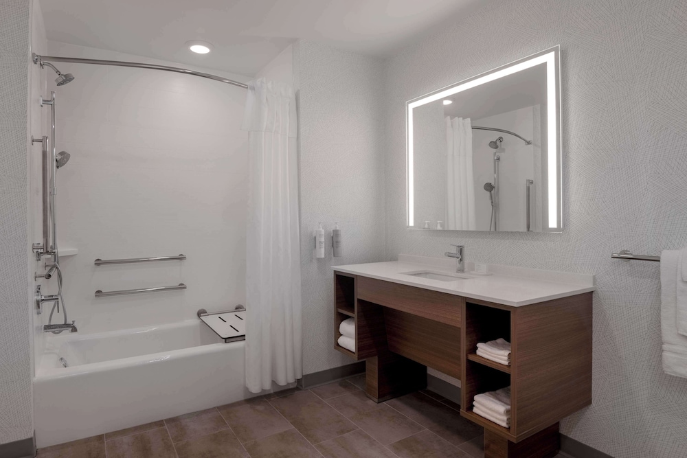 Home2 Suites by Hilton Sheboygan - photo 28