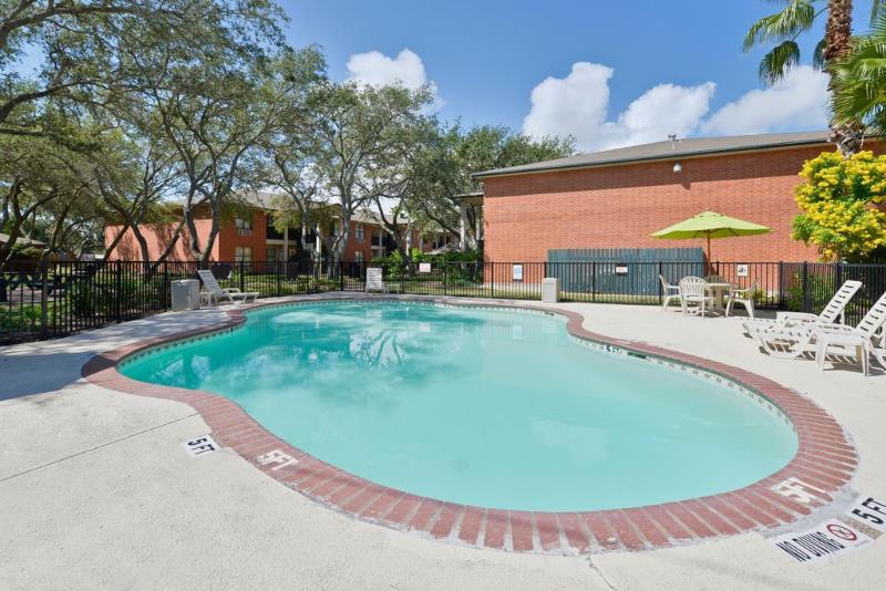 Econo Lodge Inn & Suites Fulton Rockport - photo 9