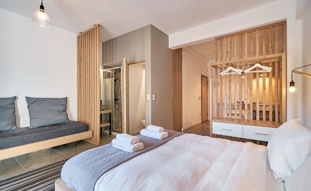 NakosHomes Luxury Studio Apartment — 4-Star Luxury Hotel in Athens, Greece