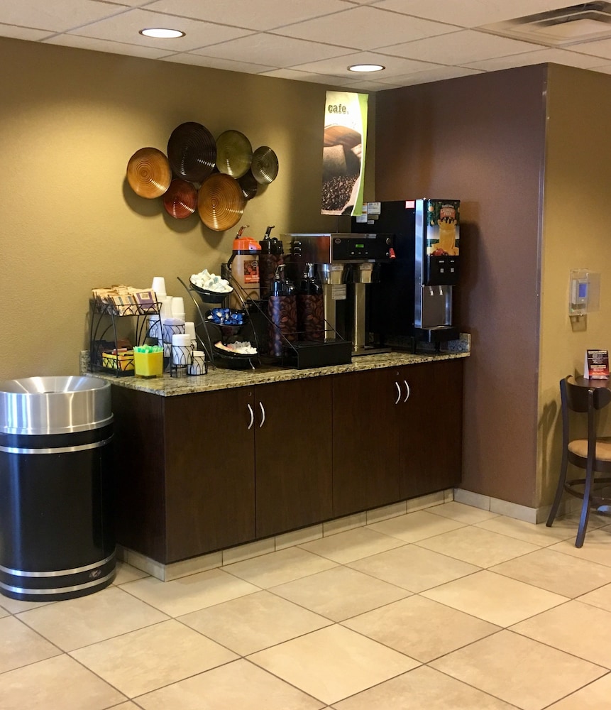 Microtel Inn And Suites Minot - photo 22
