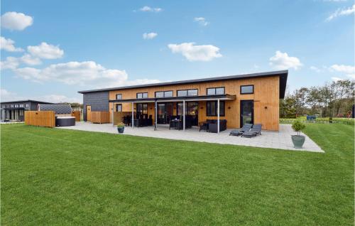 Gorgeous Home In Hadsund With Sauna — 5-Star Luxury Hotel in Hadsund, Denmark
