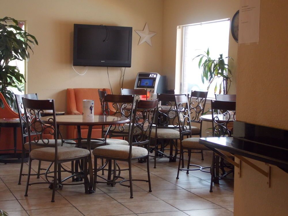 Travelodge San Antonio Downtown - photo 41