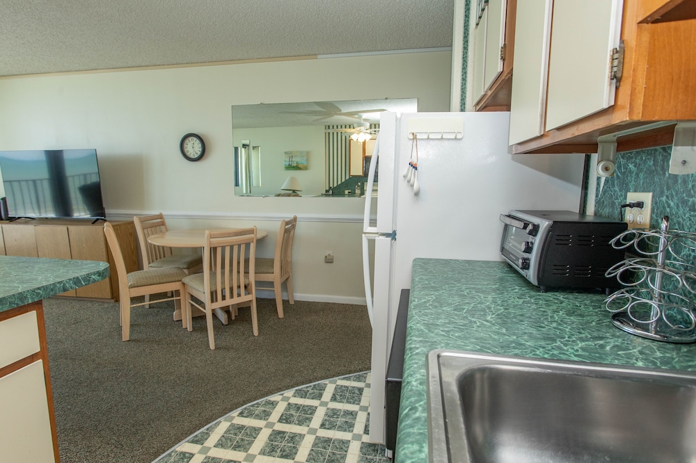 Royal Garden Resort 510 2 Bedroom Condo by RedAwning - photo 12