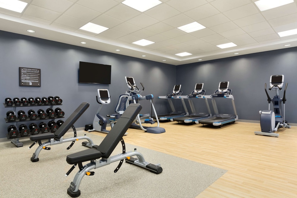 Embassy Suites by Hilton San Antonio Brooks Hotel & Spa - photo 25