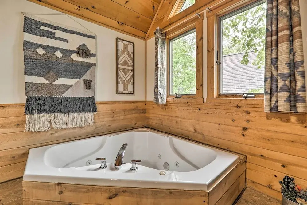Cozy Retreat with Porch and Double JJ Resort Access - photo 8