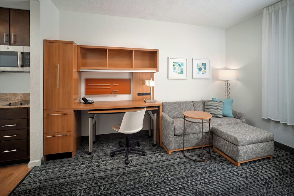 TownePlace Suites Orlando at FLAMINGO CROSSINGS Town Center Western Entrance - photo 10
