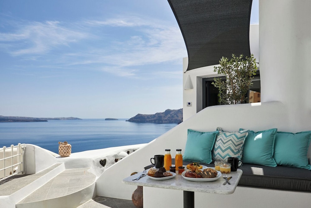 Blue Art Caves — Oia — photo 3
