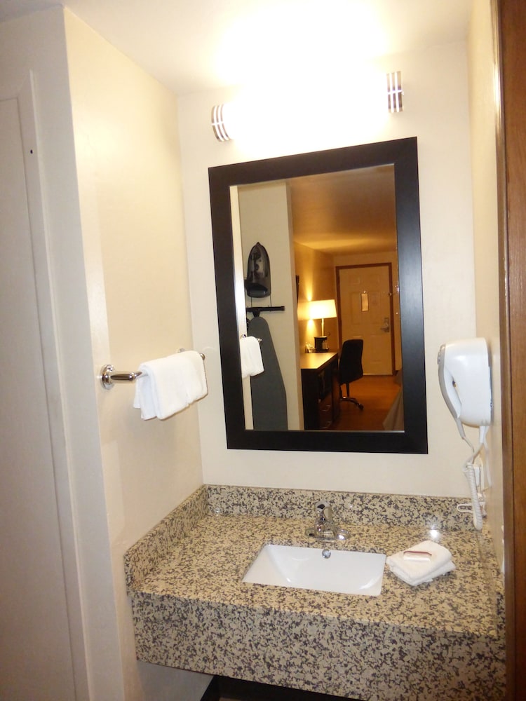 Red Roof Inn Grand Junction - photo 13