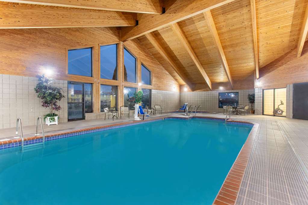 AmericInn by Wyndham New London - photo 8