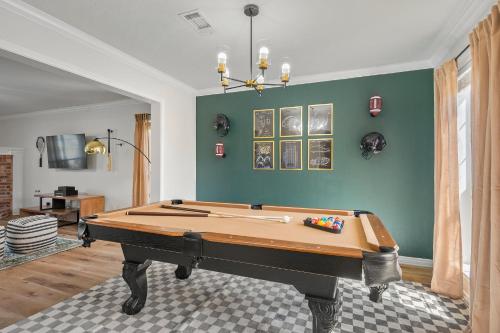 5bd Texas Charm Play Ball Theme Backyard — College Station