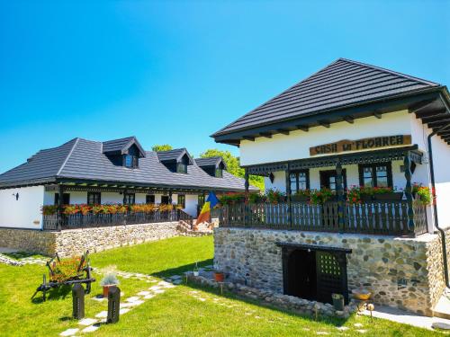 Curtea Taraneasca - carbon neutral hotel in Maldaresti
