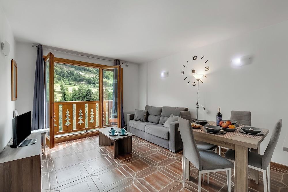 Family Friendly Andorra Accommodation — 4-Star Luxury Hotel in El Tarter, Andorra