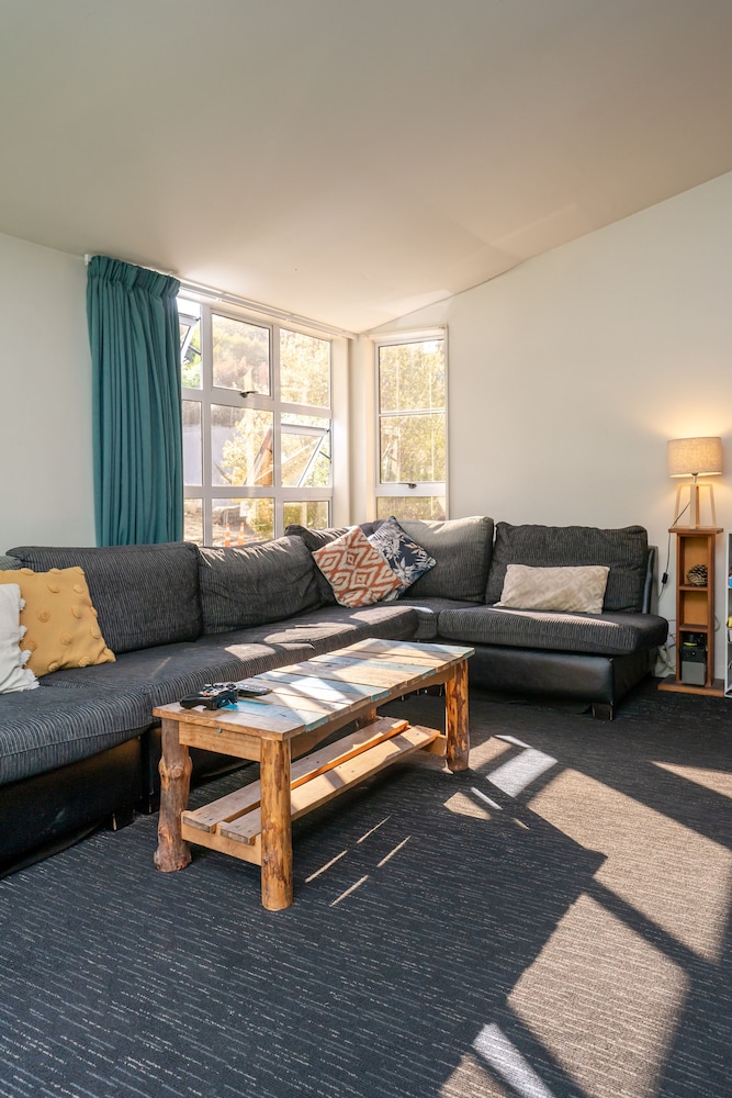 Haka House Queenstown — 4-Star Luxury Hotel in Queenstown, New Zealand