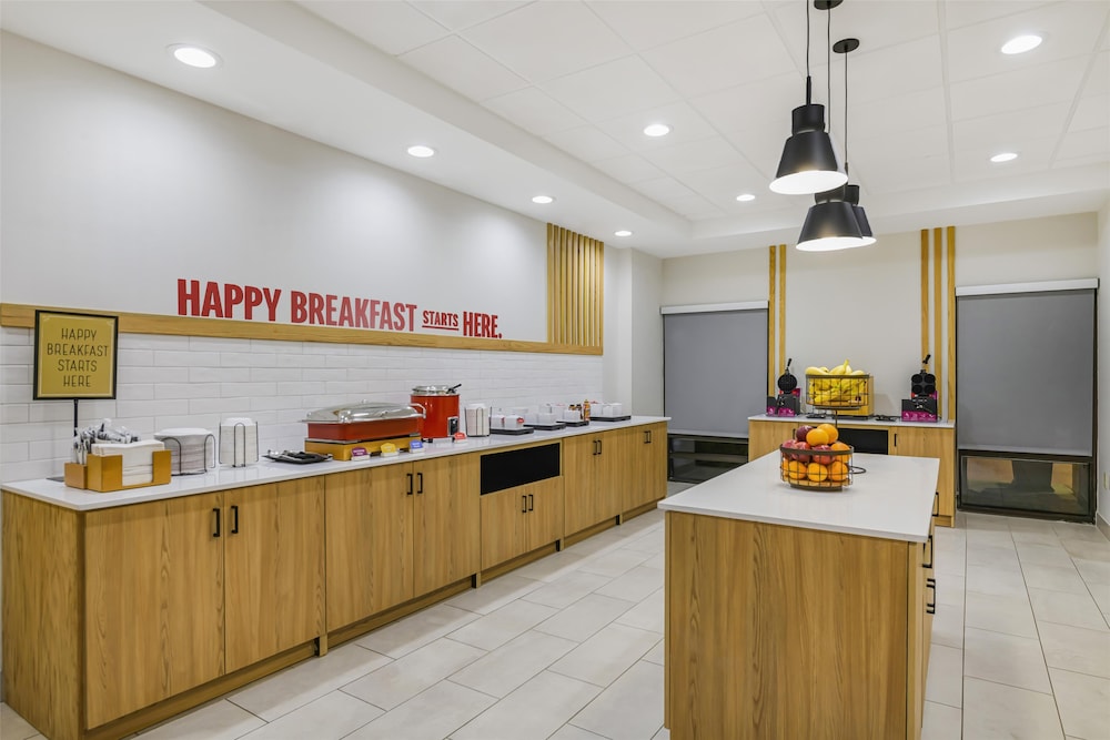 Hampton Inn Huntsville Arsenal South Pkway - photo 32