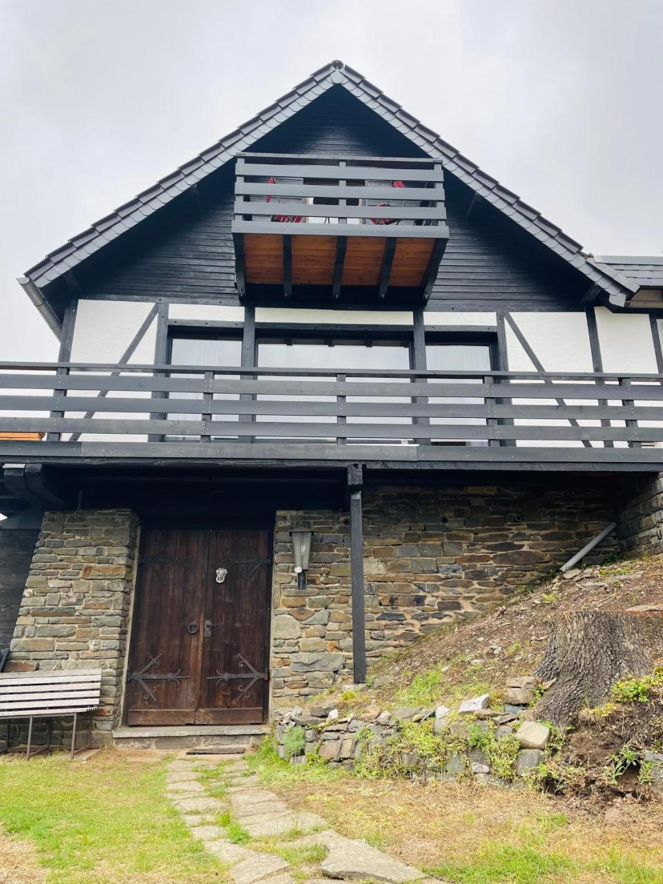 Ferienhaus Sonnendeck — 4-Star Luxury Hotel in Simmerath, Germany