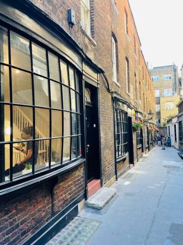 Charming central home by iconic landmarks nr — 4-Star Luxury Hotel in London, United Kingdom