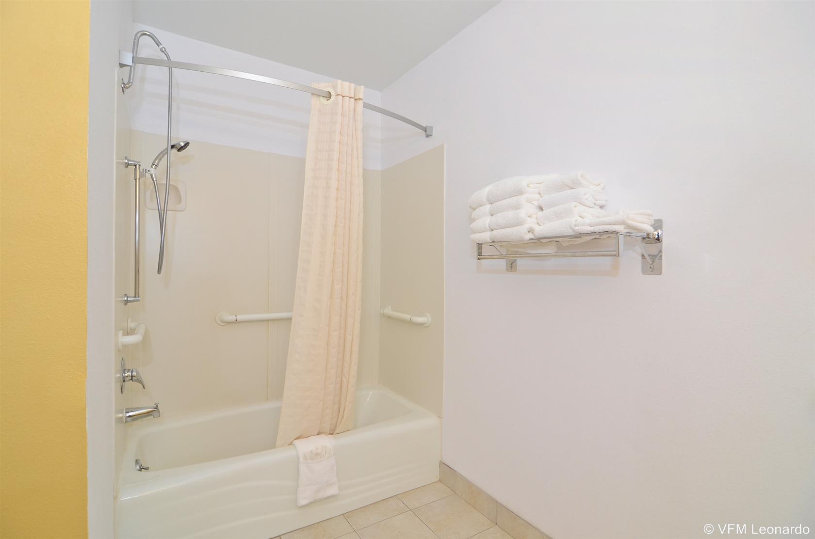 Americas Best Value Inn Iola - photo 4