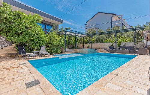 1 Bedroom Lovely Apartment In Brodarica — 4-Star Luxury Hotel in Brodarica, Croatia