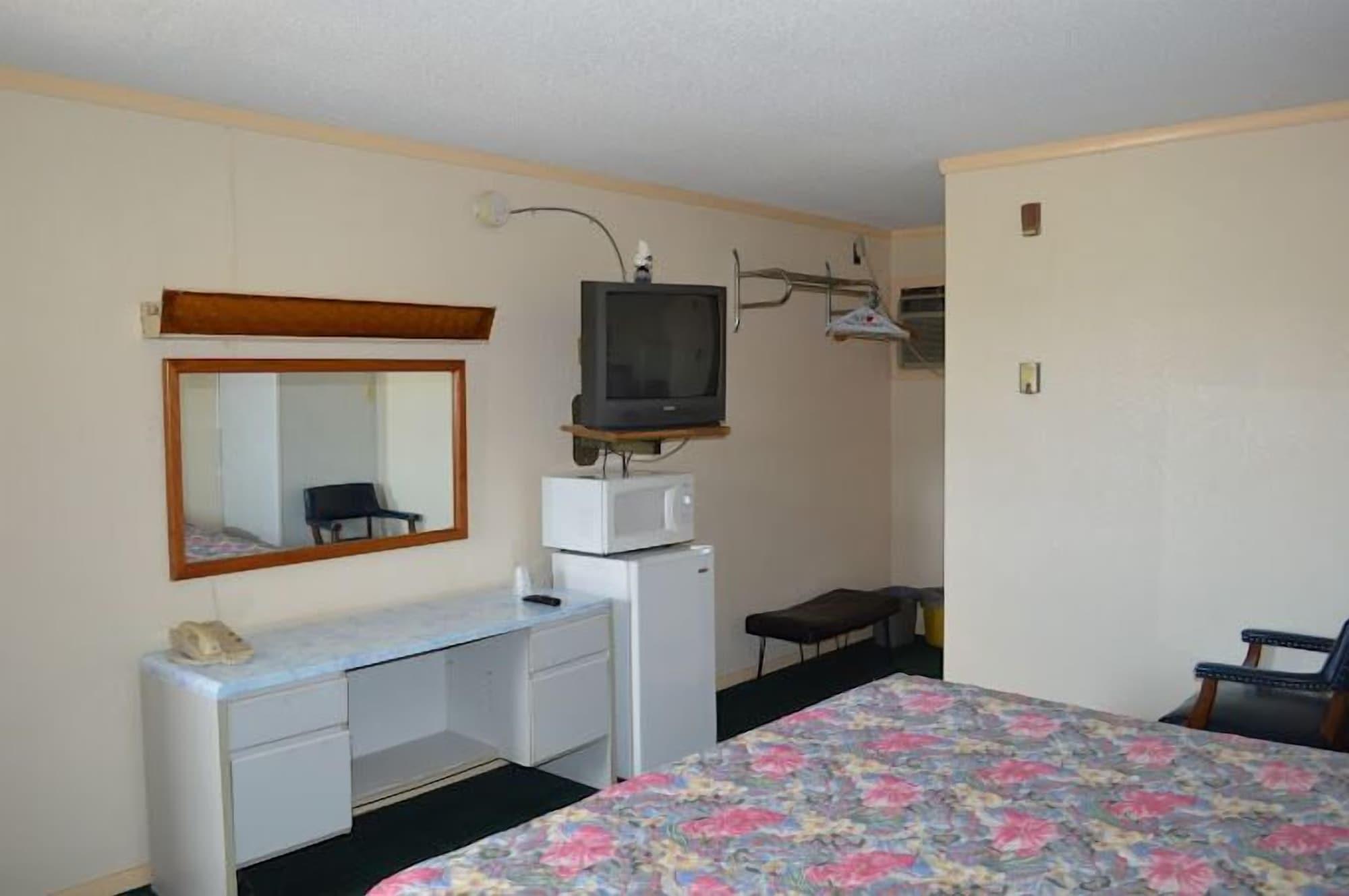 Capri Motel By OYO Elwood Wathena - photo 10