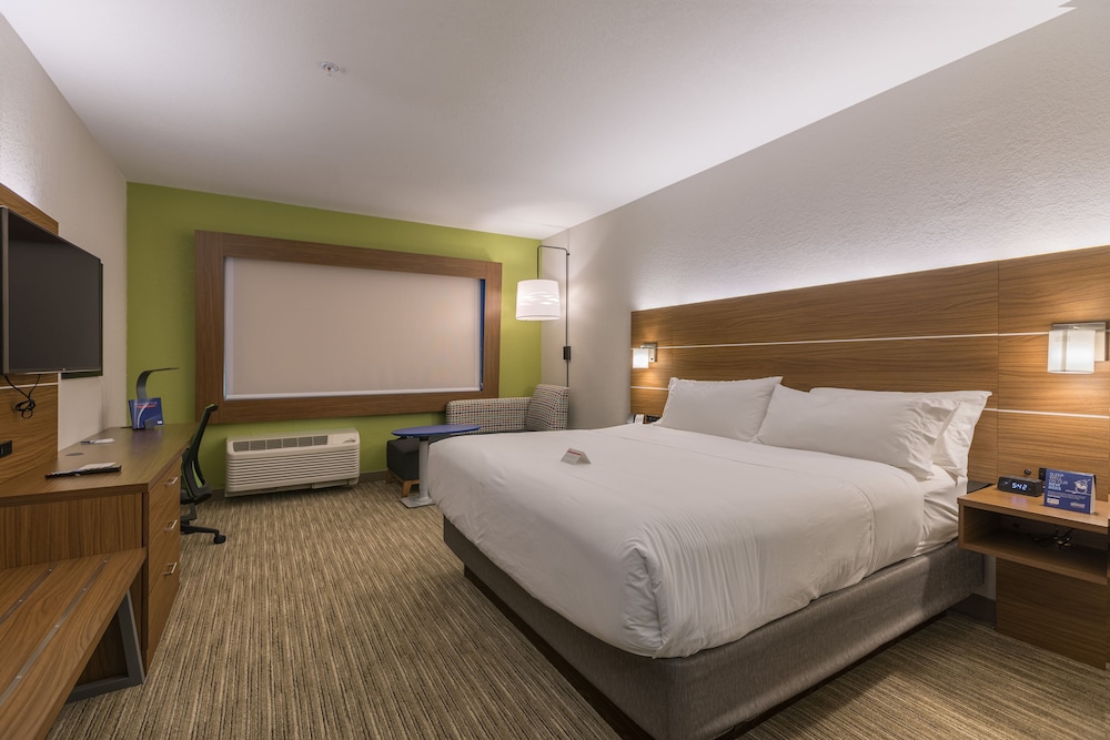 Holiday Inn Express and Suites San Marcos South by IHG - photo 10