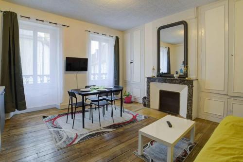 Le Baldaquin Quartier Cathedrale Marais in Bourges, France